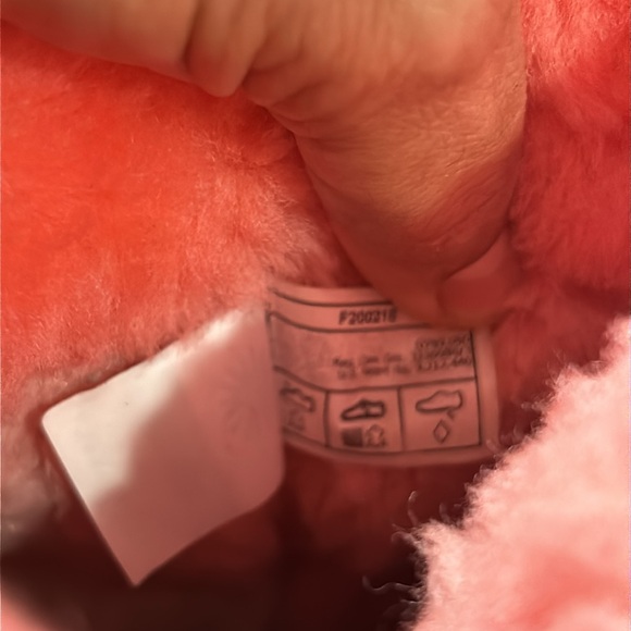 UGG Big Kids Bailey Zip Short Boots Pink Rose Size 4. - Picture 10 of 12